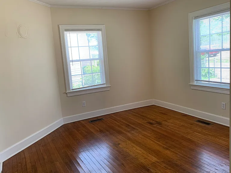 752 Addison Ave — Photo 12
