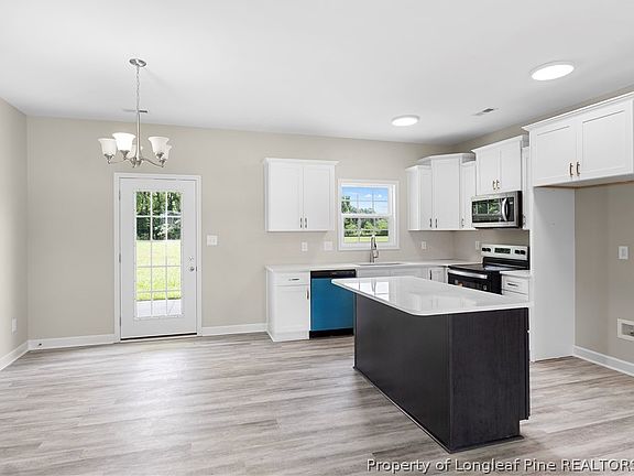 5th image of 34 Chariot Cir