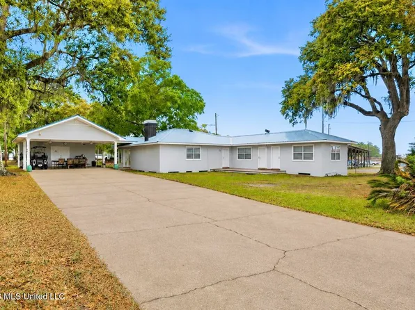 3309 Mary Walker Dr, Gautier, MS 39553