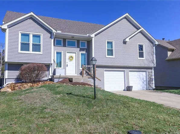 12391 S Parker Ter, Olathe, KS 66061