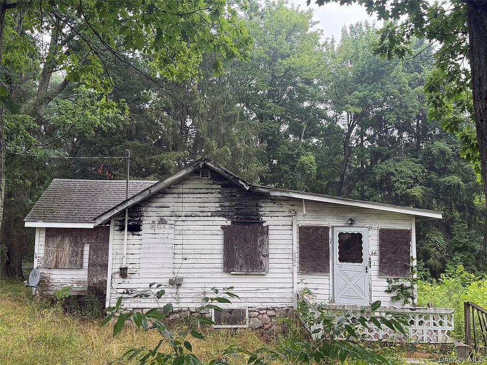 1st image of 66 Arbutus Trail