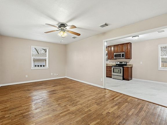 5th image of 8427 Brinkmeyer Rd