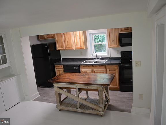 5th image of 28040 Creamery St