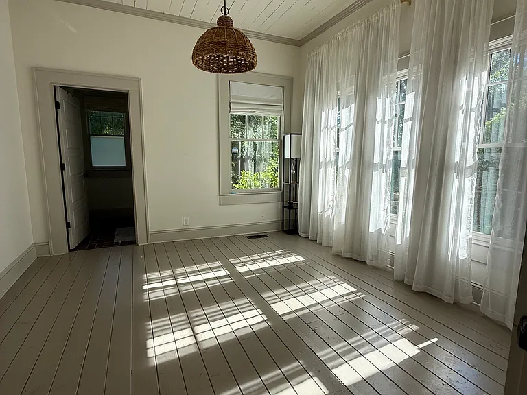 108 Lee St — Photo 3