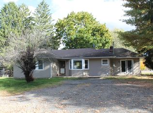 3 Woods Ln, Great Meadows, NJ 07838