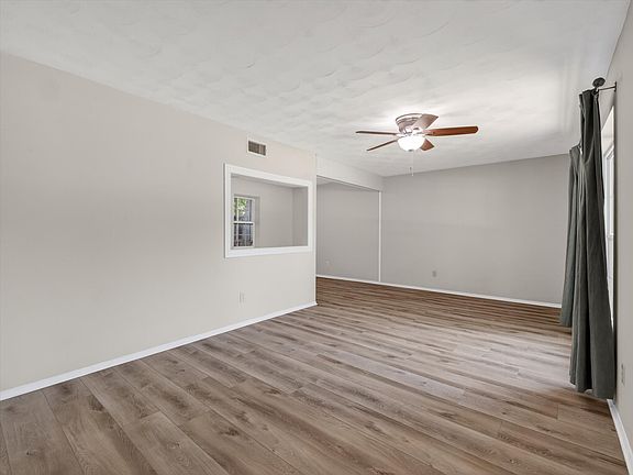 3rd image of 1208 Quill Dr