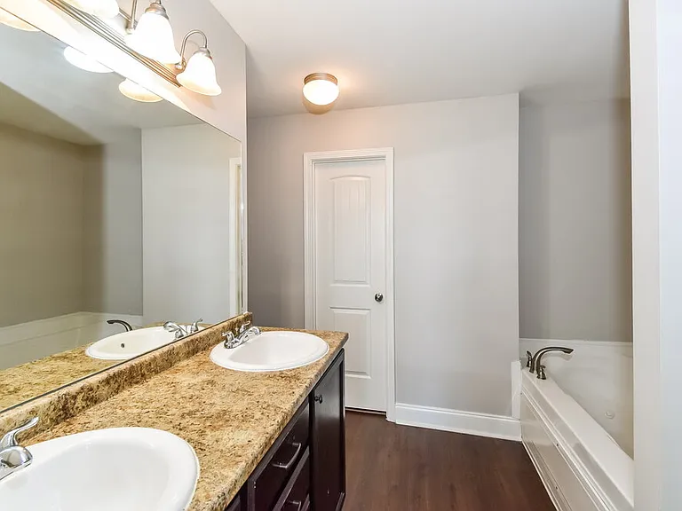 8896 Willa Jean Cv — Photo 10