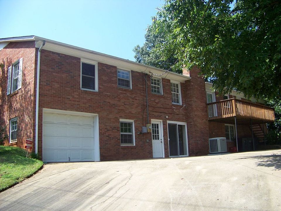 2nd image of 804 Woods Dr