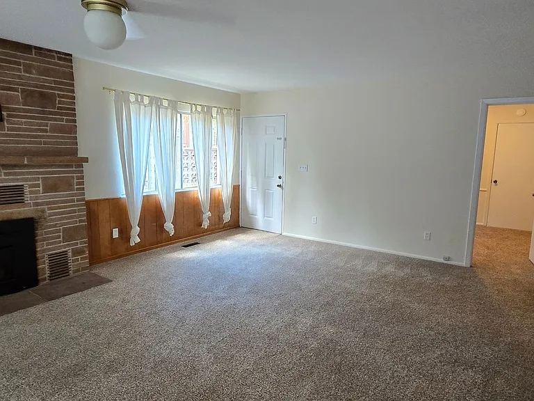 435 1/2 Zion St — Photo 7