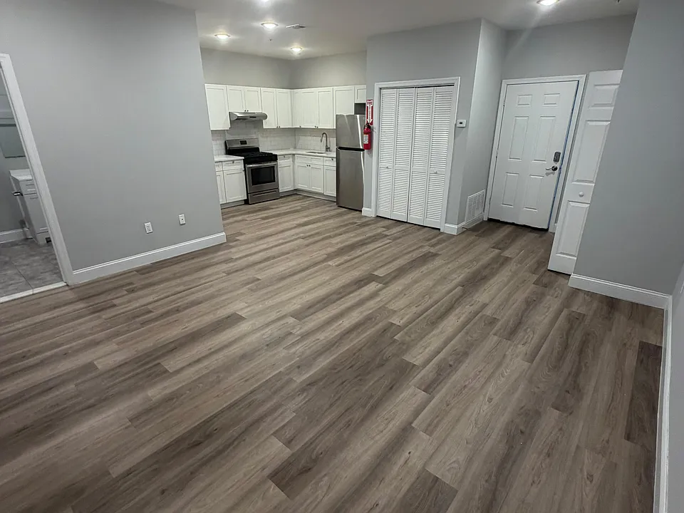 242 Harrison St #2