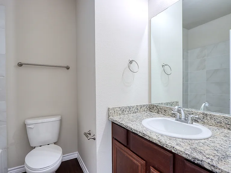 Full guest bathroom upstairs