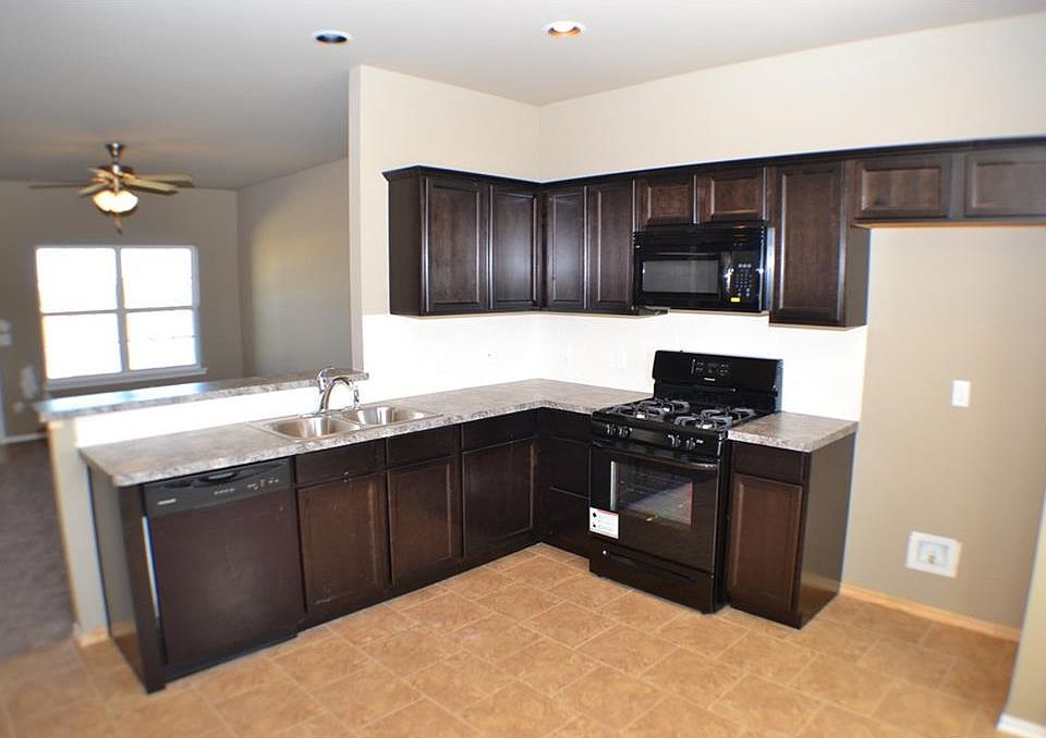 2nd image of 10700 NW 27th St