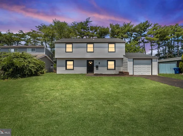 27 Shawmont Ln, Willingboro, NJ 08046