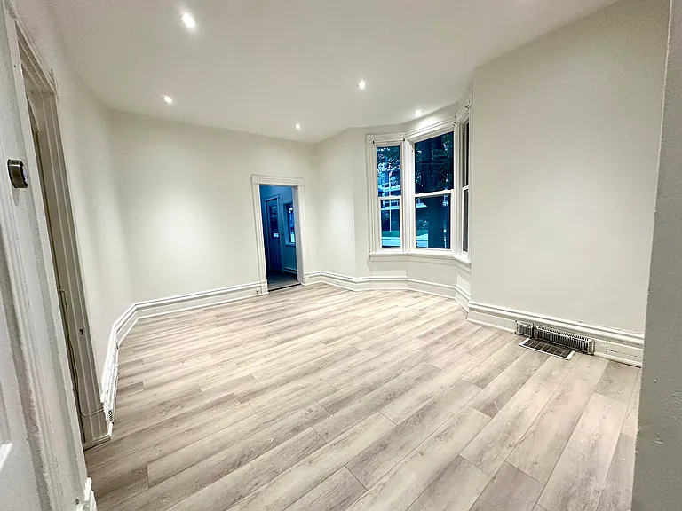 107 Erie Ave #1 — Photo 13