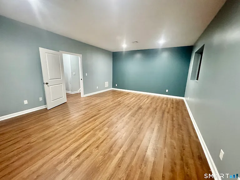 50 Lawrence Ave #50 — Photo 17