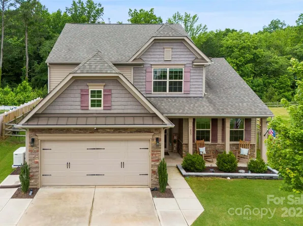 225 Tasman Dr, Mount Holly, NC 28120