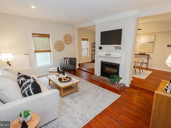 3rd image of 2129 Channing St NE