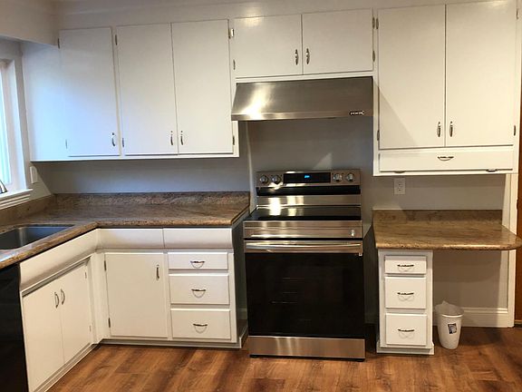 Kitchen/ granite countertops
