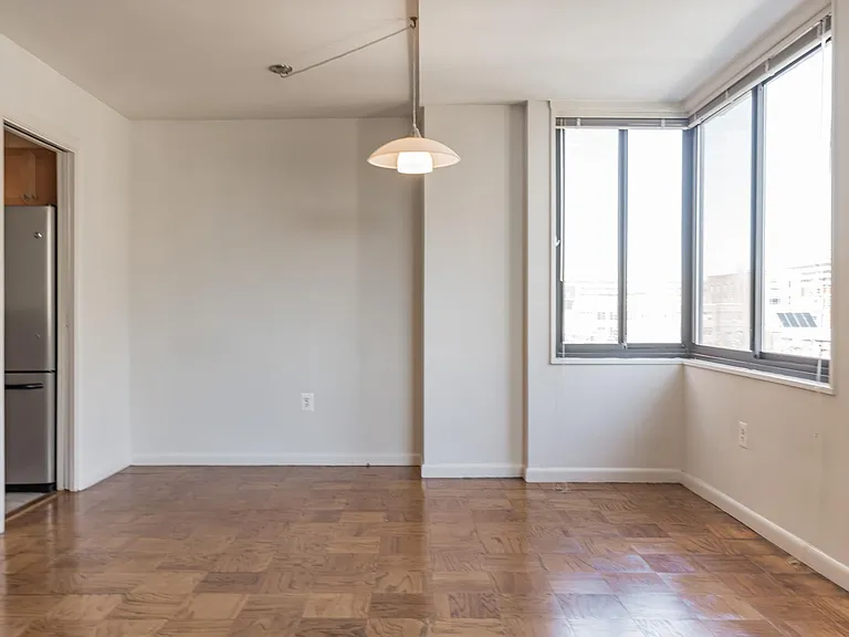522 21st St NW #708 — Photo 3
