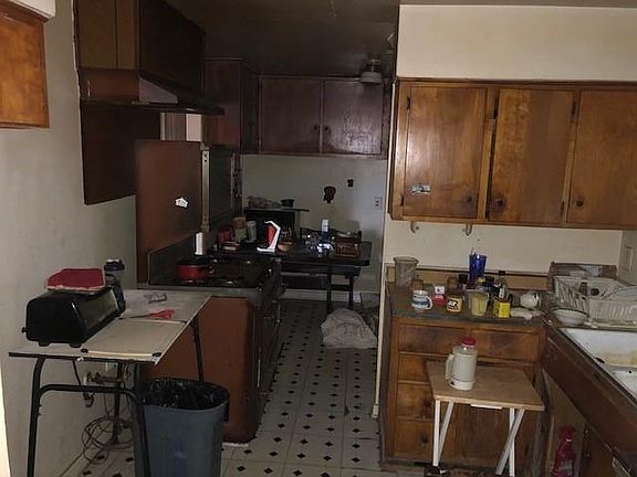 3rd image of 1714 Lynn Dr