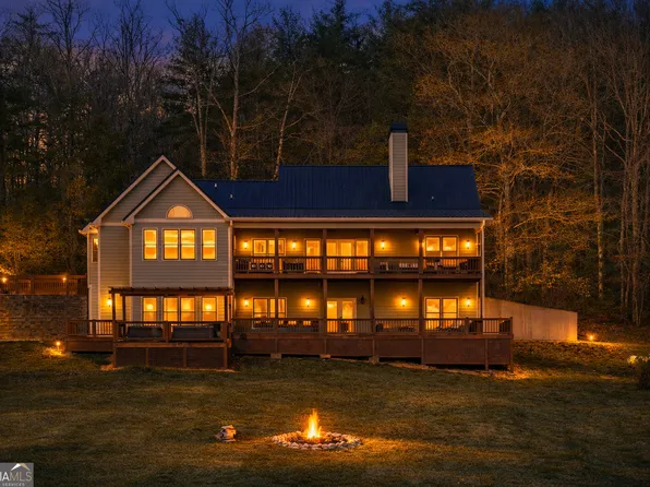 95 Hickory Ave, Blue Ridge, GA 30513