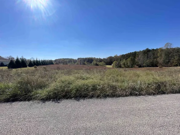 42 Oak Ridge Dr, Henderson, TN 38340
