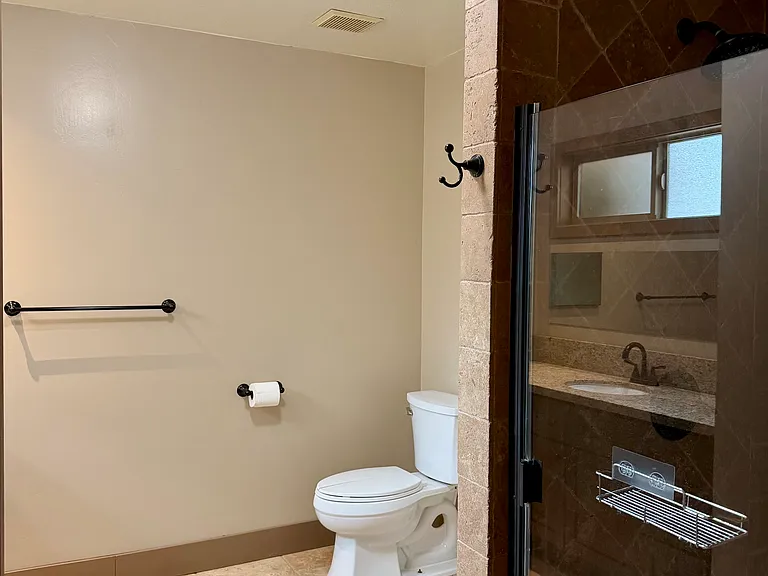 800 W Main St #2 — Photo 3