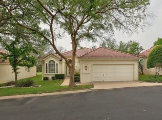 11 Tourney Ln, The Hills, TX 78738