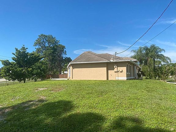4th image of 8172 Cypress Dr S