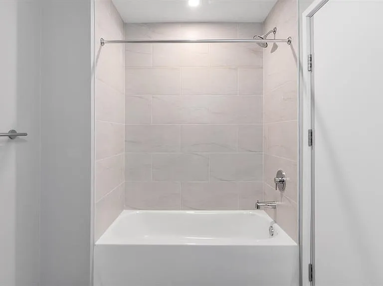 475 Communipaw Ave #207 — Photo 19