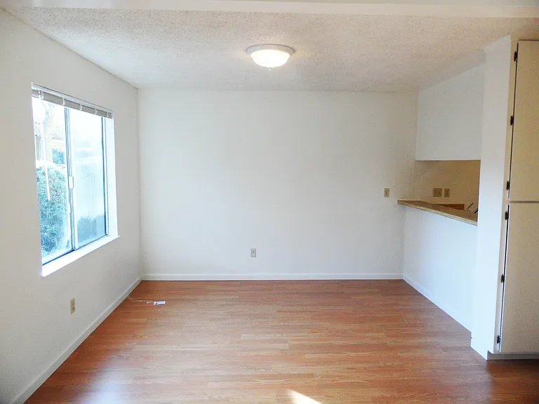 296 Tradewinds Dr #1 — Photo 4