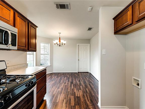 4th image of 207 S West A Allen Blvd