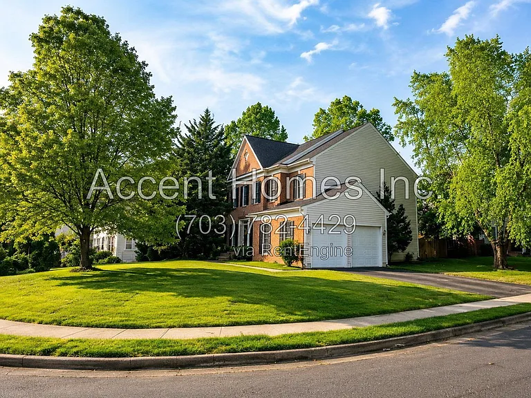 6034 Sumner Rd — Photo 1