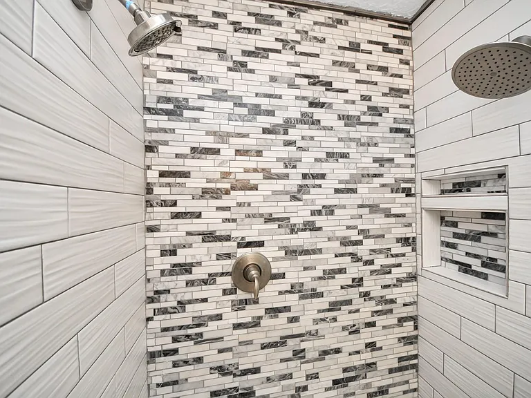 1104 N Heron Dr — Photo 18