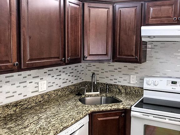 4th image of 824 Sky Pine Way APT A2
