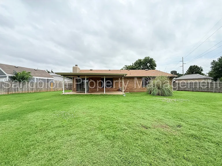 1702 S Nogales Ave — Photo 23