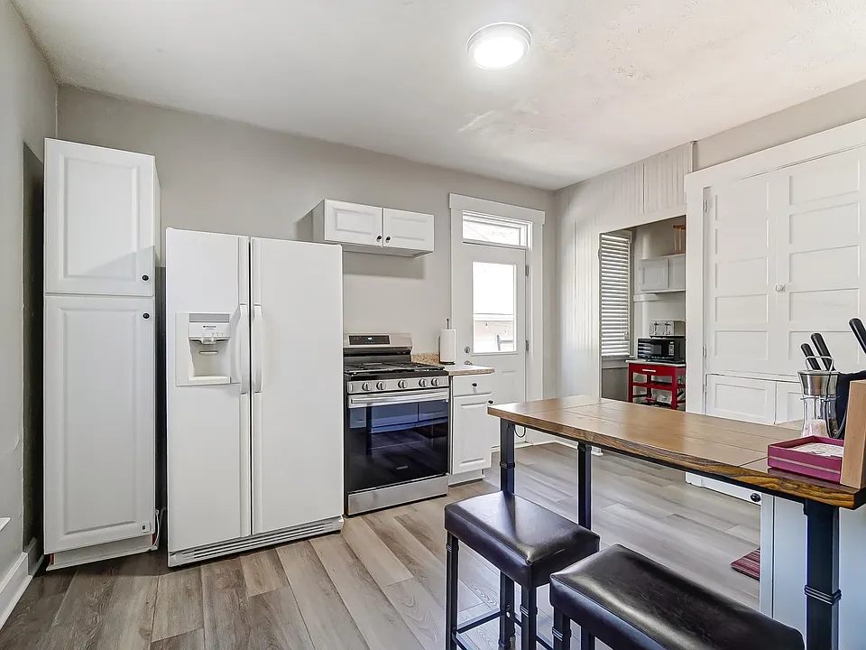 216 Brown St #216