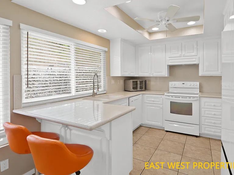 2409 Sommerset Dr — Photo 10