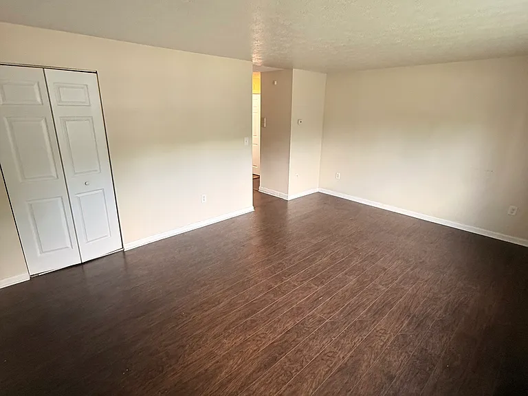 1081 Blue Hills Ave #B — Photo 7