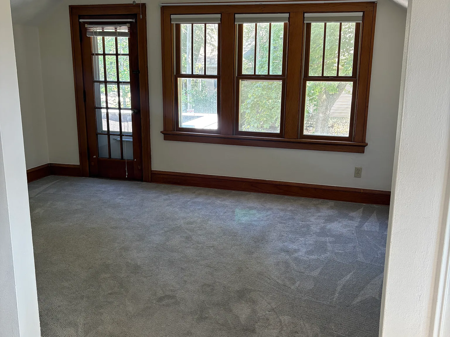 2 bed, 740 sqft, $1,600 — Photo 3
