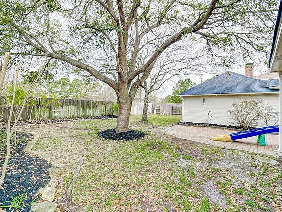 3rd image of 1306 Blackthorne Dr