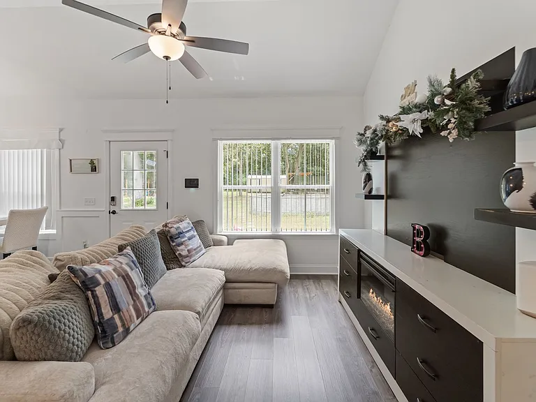 491 Lake Rosalind Dr — Photo 18