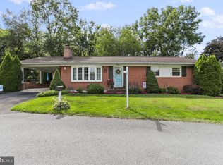 157 Downey Dr, Chambersburg, PA 17202