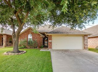 1325 Sierra Blanca Dr, Burleson, TX 76028