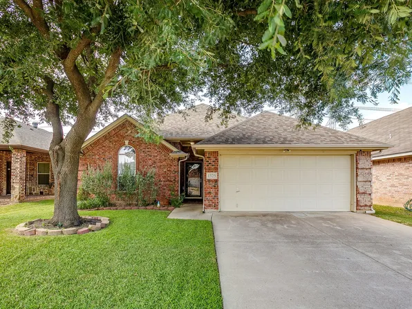1325 Sierra Blanca Dr, Burleson, TX 76028