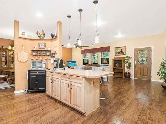 3rd image of 70 N Carp Pl N