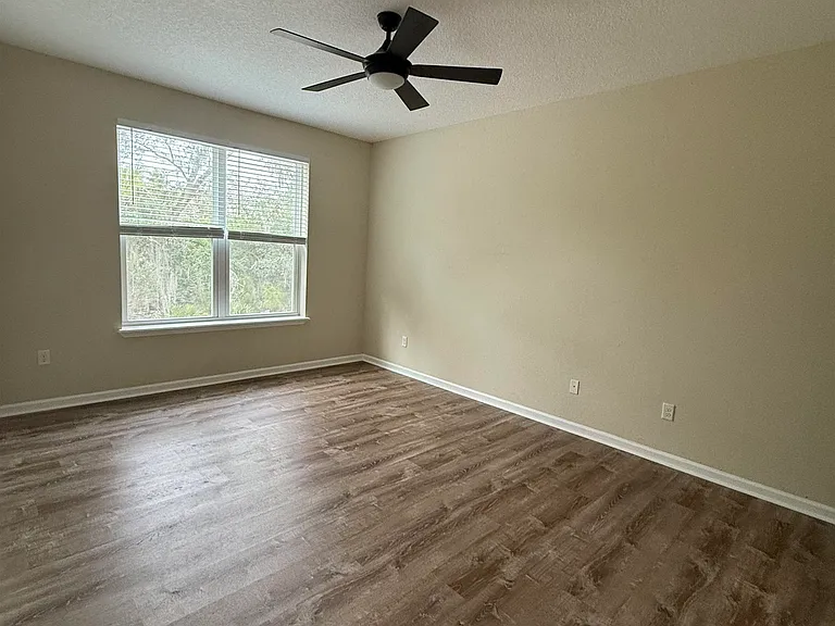 209 Leeward Island Dr — Photo 5