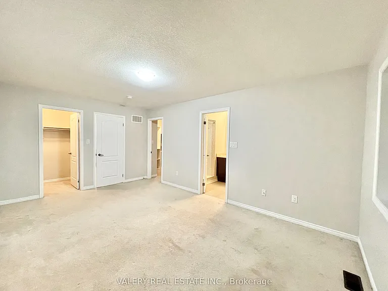 147 Baffin Cres #1 — Photo 24
