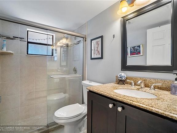 4th image of 48 Tara Lakes Dr E
