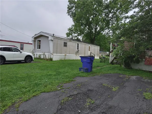 33 Middle Ln, Weedsport, NY 13166